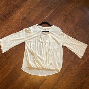 Boutique Umgee Brand Ivory Blouse Size M